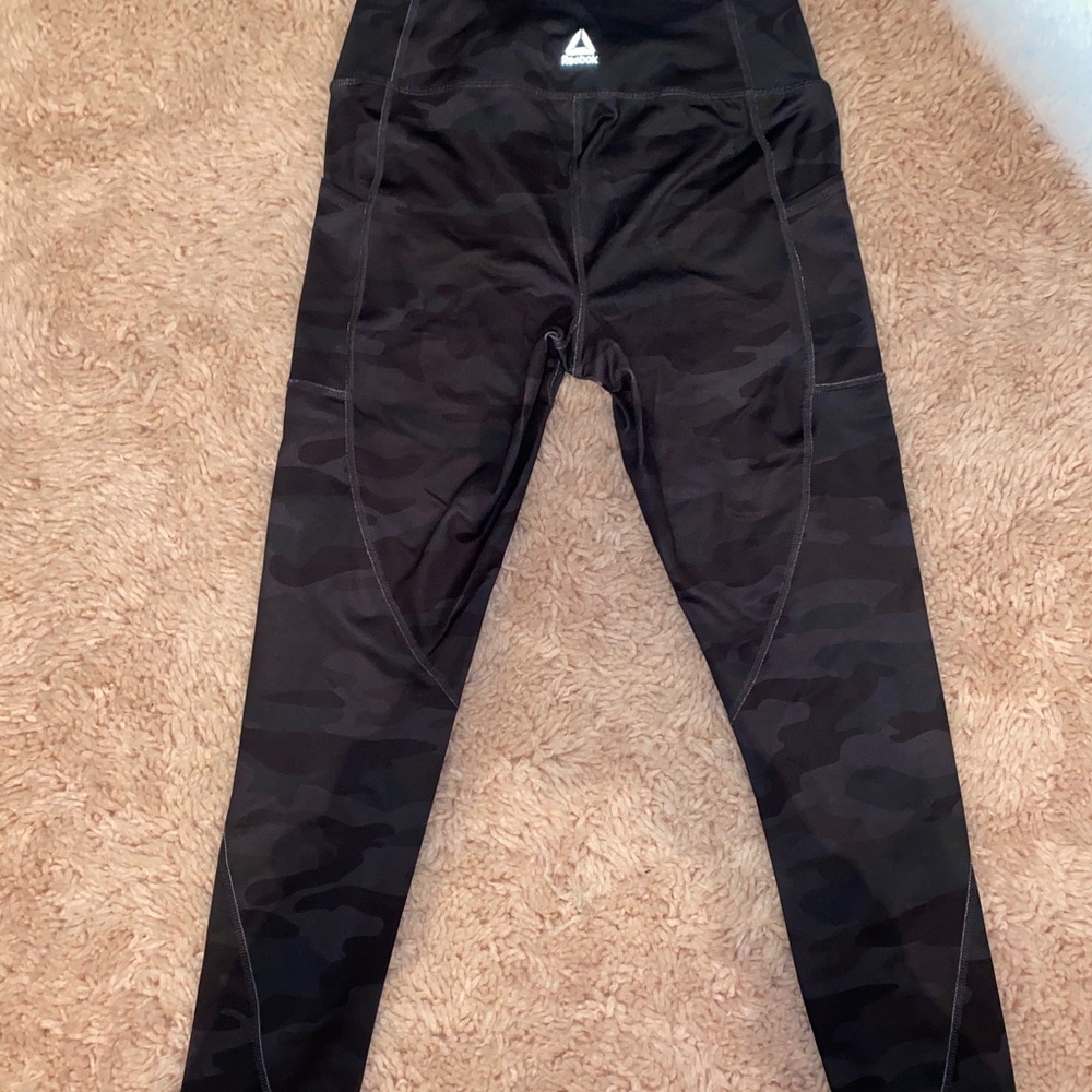 Reebok camo leggings